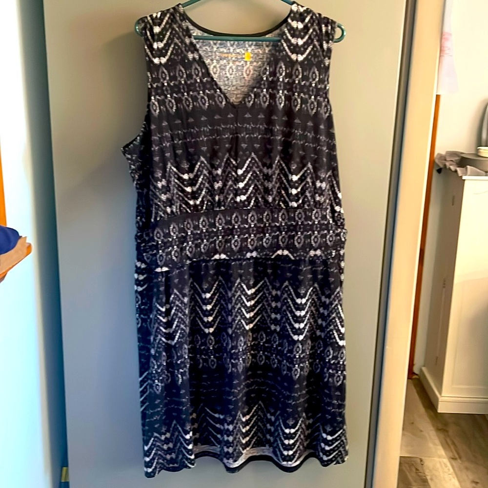 NWT NEW AMBERNOON‎ 11 DR. ERUM ILYAS UPF 50 RUCHED WAIST DRESS BLACK IKAT XL